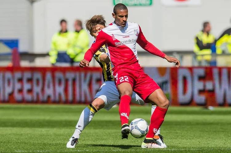 马丁内斯再 马丁内斯再