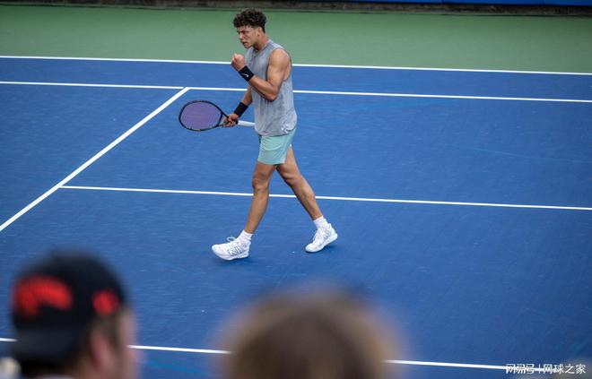 优异表现 优异表现