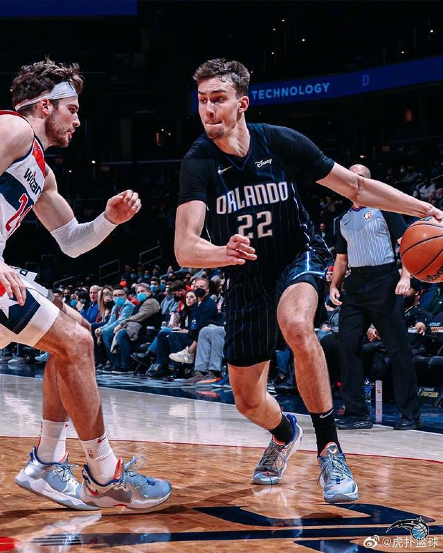 现带领勇士 现带领勇士