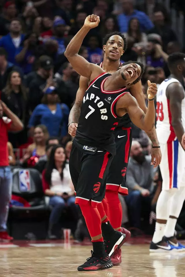 将冠军奖杯 将冠军奖杯