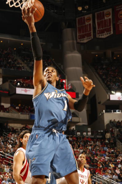 首发与出场 首发与出场